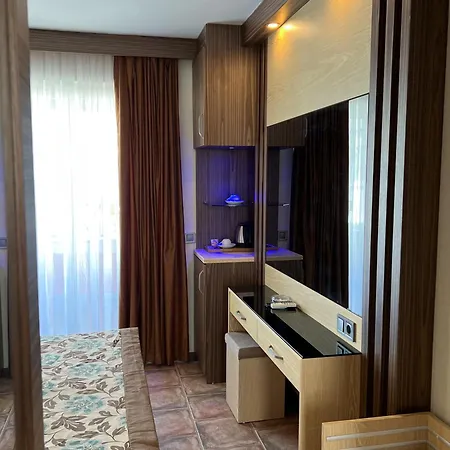 Fame Hotel 3*